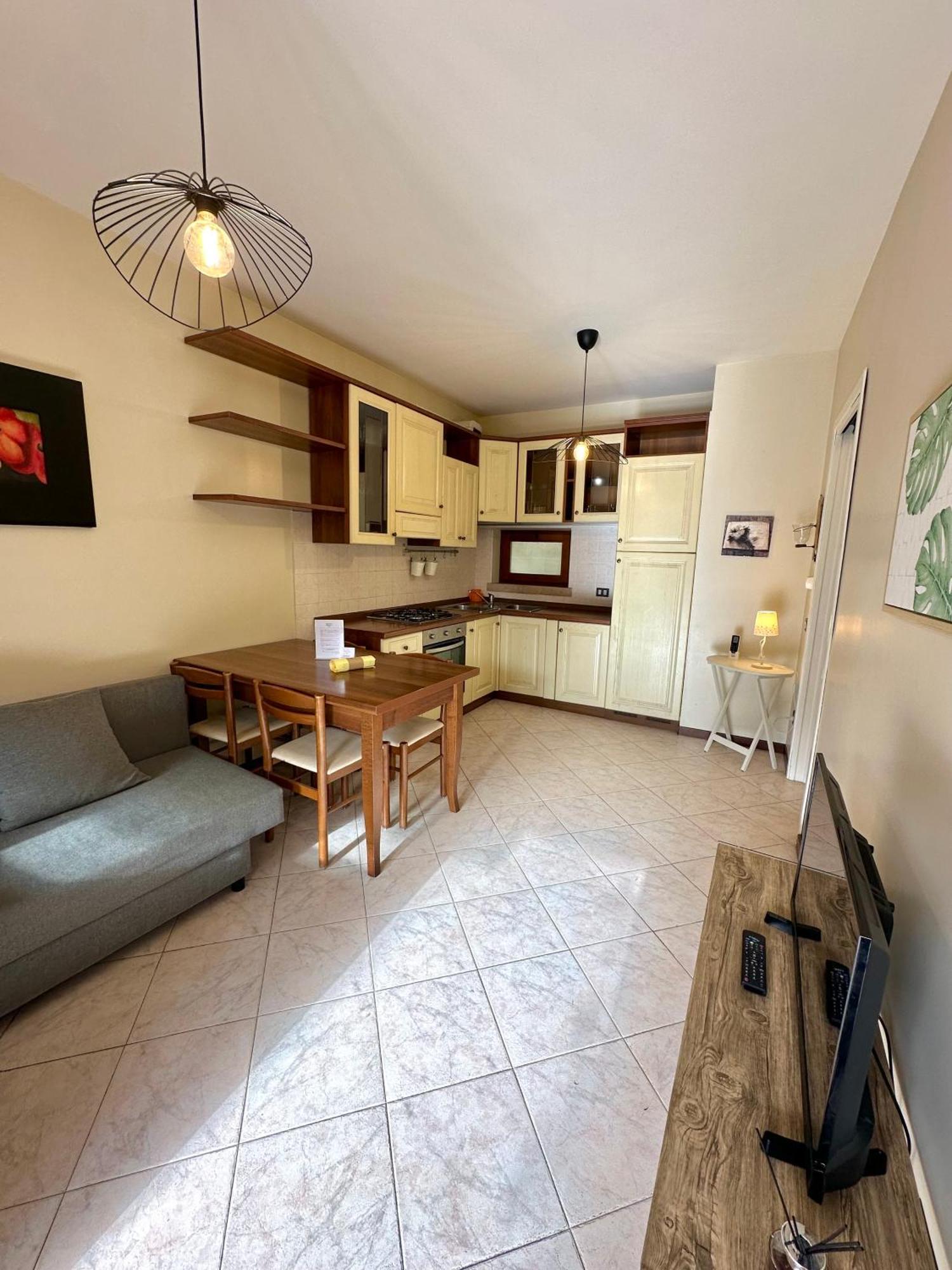 Lauri & Faggi Lejlighedshotel Desenzano del Garda Eksteriør billede