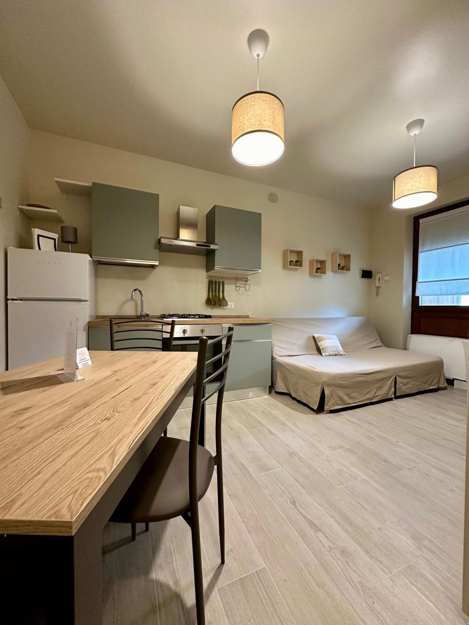 Lauri & Faggi Lejlighedshotel Desenzano del Garda Eksteriør billede