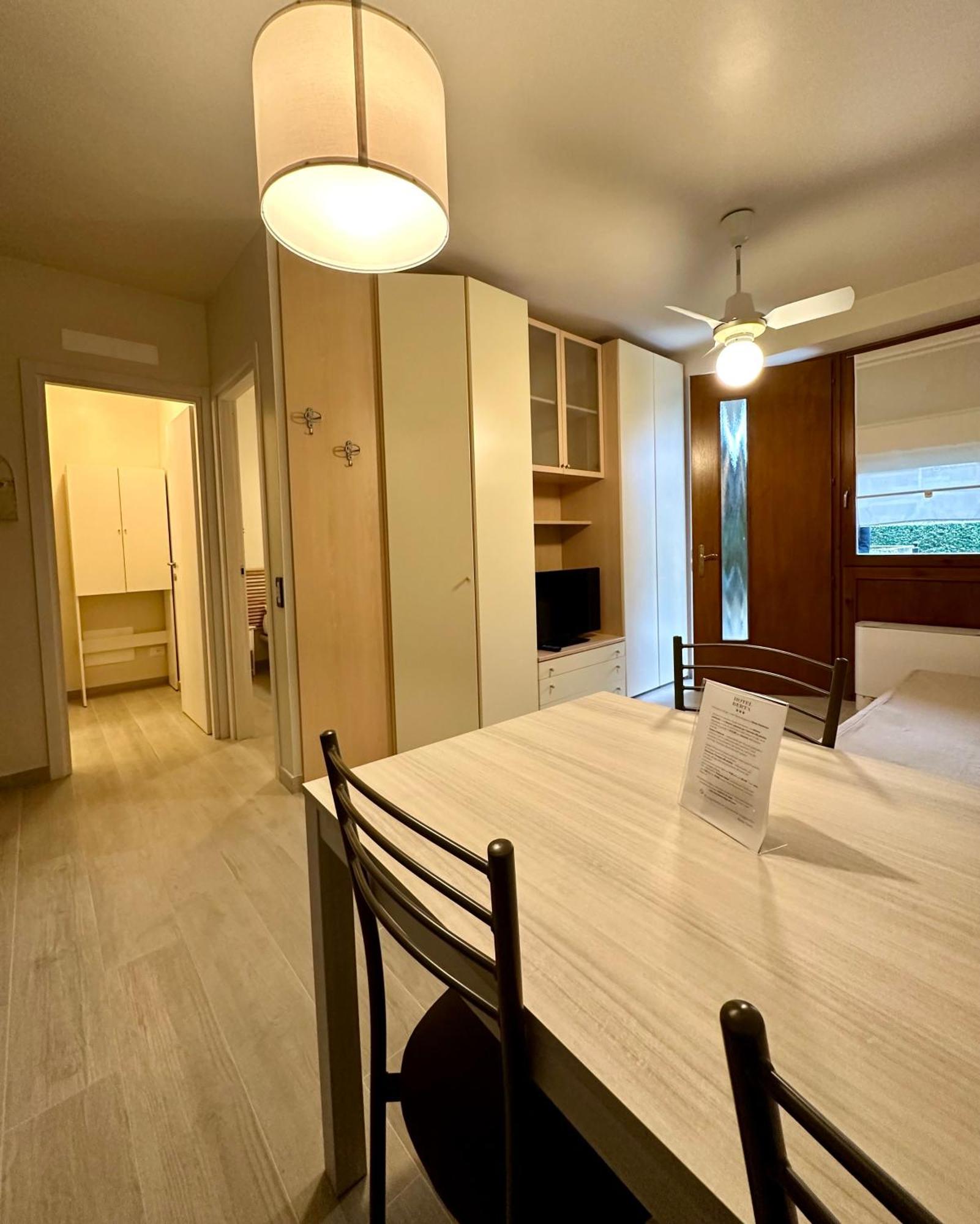 Lauri & Faggi Lejlighedshotel Desenzano del Garda Eksteriør billede