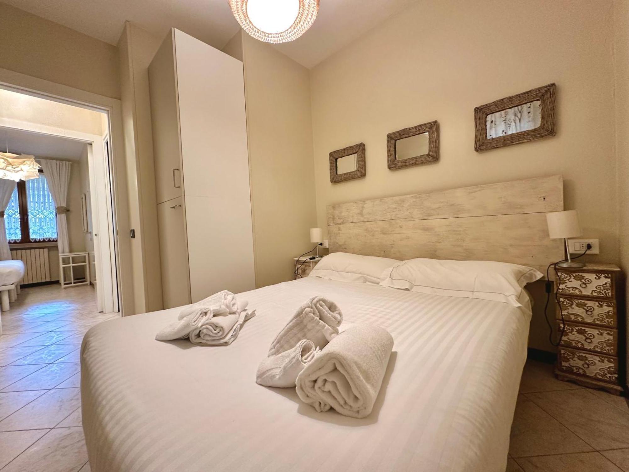 Lauri & Faggi Lejlighedshotel Desenzano del Garda Eksteriør billede