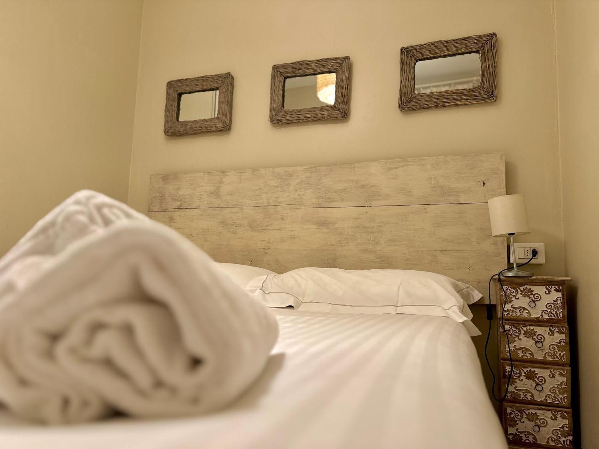Lauri & Faggi Lejlighedshotel Desenzano del Garda Eksteriør billede