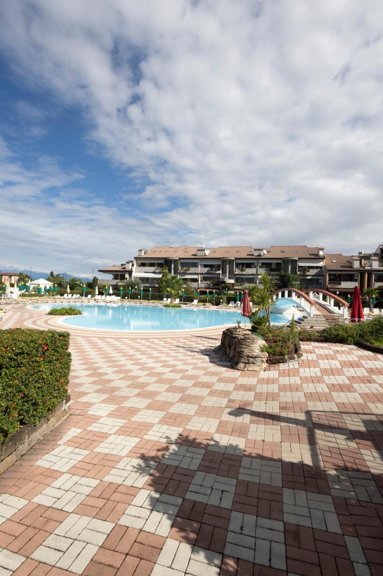 Lauri & Faggi Lejlighedshotel Desenzano del Garda Eksteriør billede