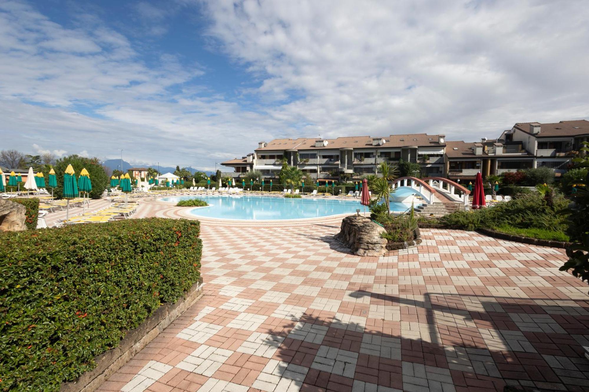 Lauri & Faggi Lejlighedshotel Desenzano del Garda Eksteriør billede