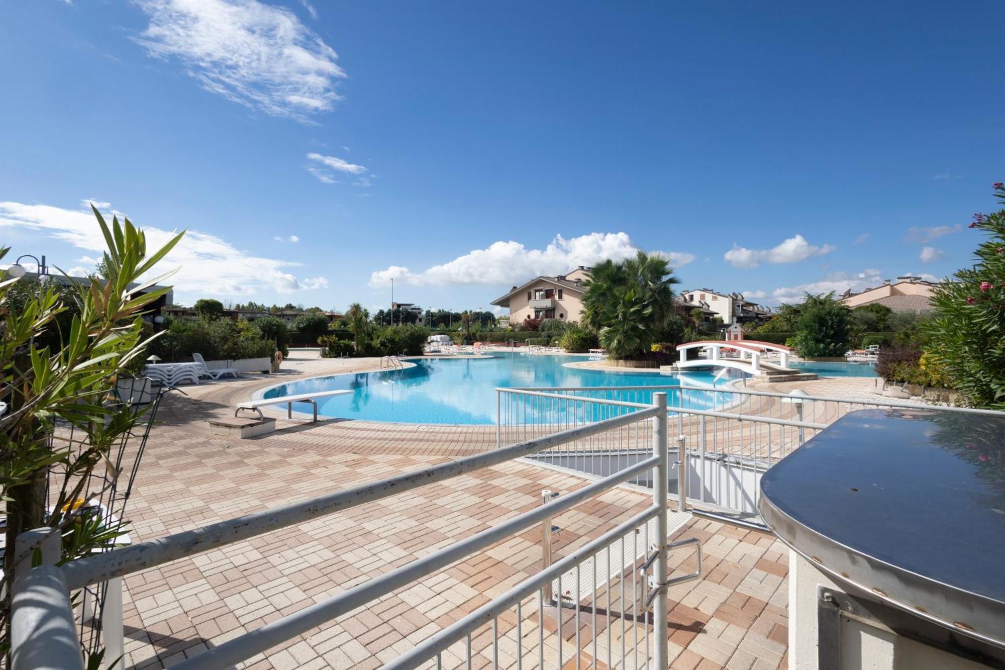 Lauri & Faggi Lejlighedshotel Desenzano del Garda Eksteriør billede