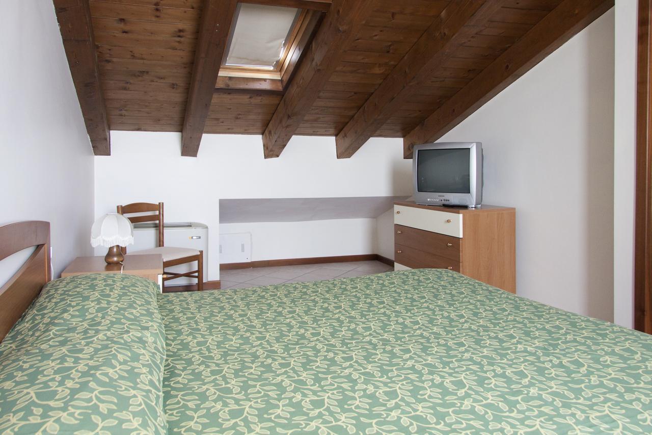 Lauri & Faggi Lejlighedshotel Desenzano del Garda Eksteriør billede